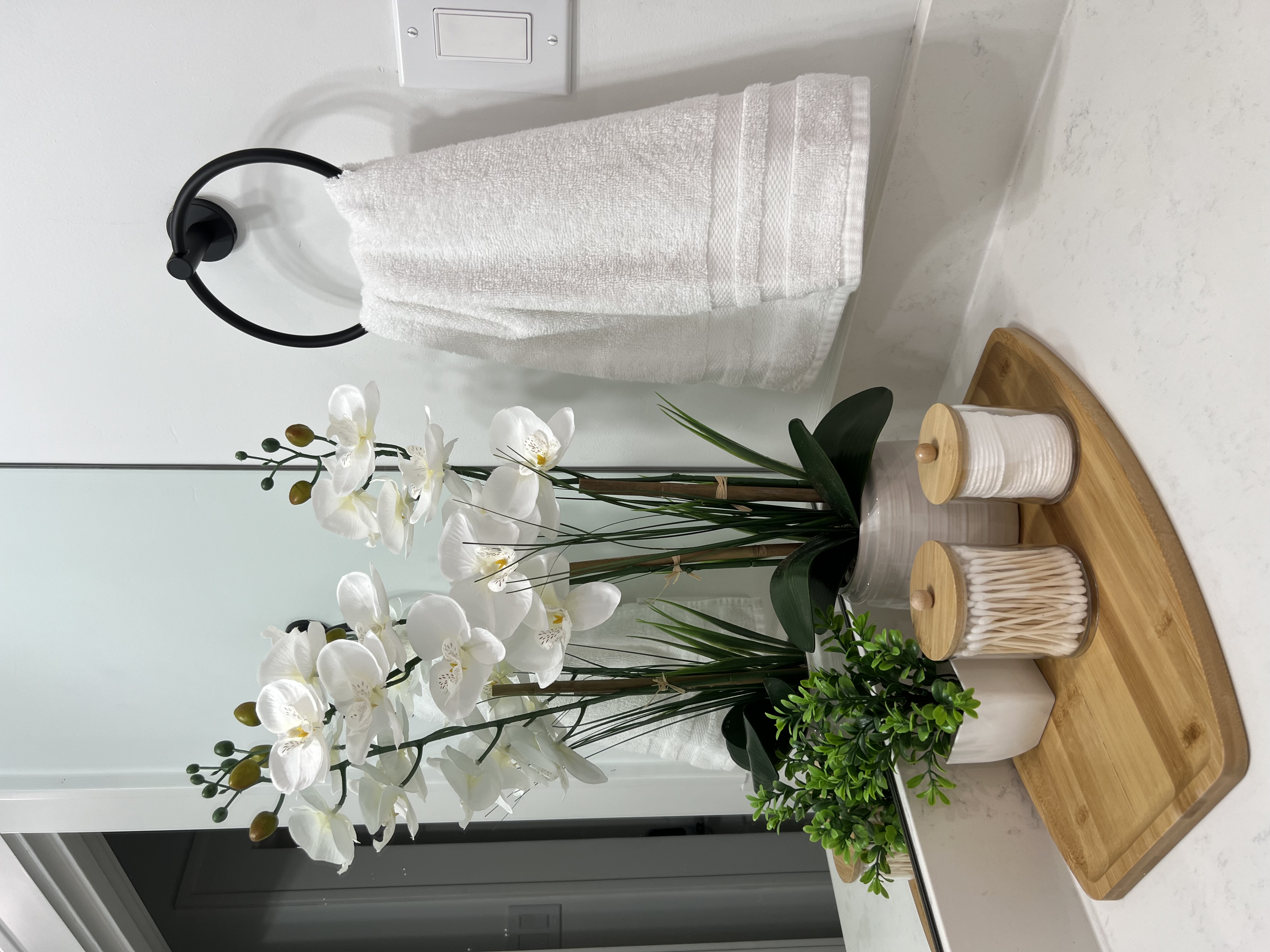 Bathroom toiletries 2